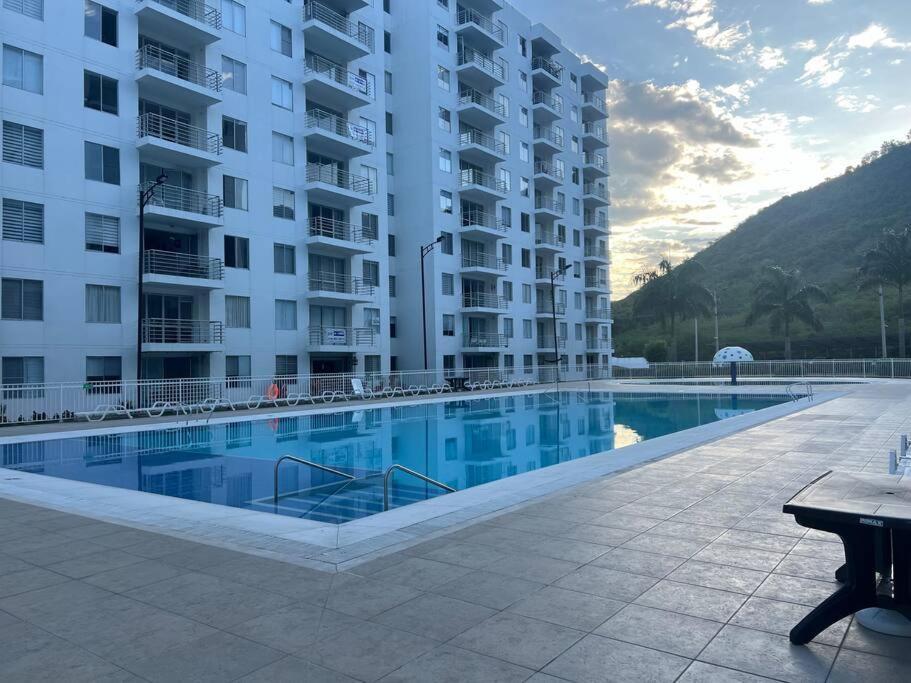 Hermoso Descansar En Familia * Girardot